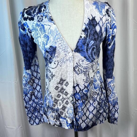Chico's Caitlin Floral Super Soft Sweater Knit Cardigan in Blue and White Sz M/L - Picture 1 of 9